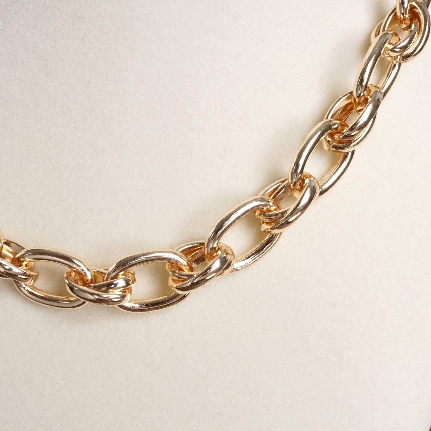 PennyLine inc - Chunky Fancy Cable Chain Necklace in Gold Tone