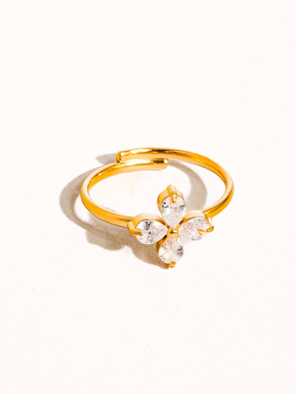 Flânerie by MAIQ - Ethel 18K Gold Non-Tarnish CZ Clover Ring: Yellow Gold