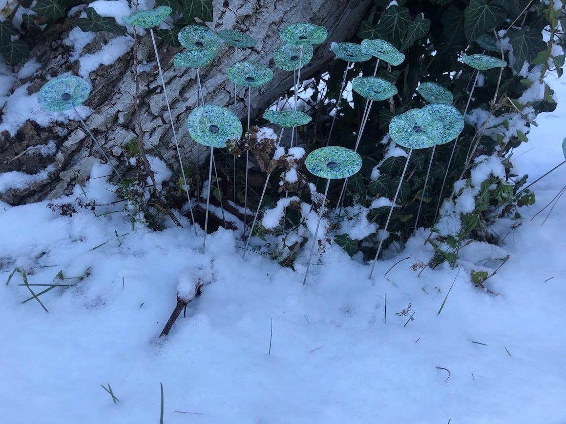 CARNEOL GLASS - Small Glass Flower For Outside In Transp.-A.Green-D.Blue