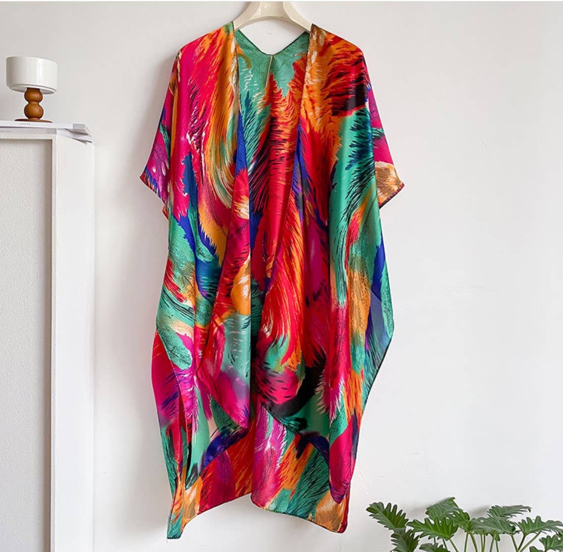 JC Sunny Fashion - JC083318 Silky Abstract Feather Kimono