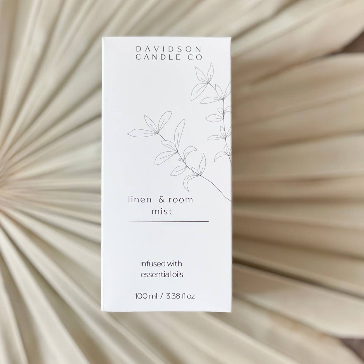 Davidson Candle Company LLC - Linen & Room Mist Air Freshener Room Fragrance: Oakmoss & amber