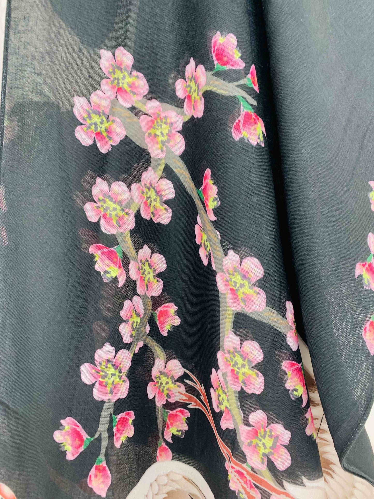 JC Sunny Fashion - Black-White Crane & Floral Kimono