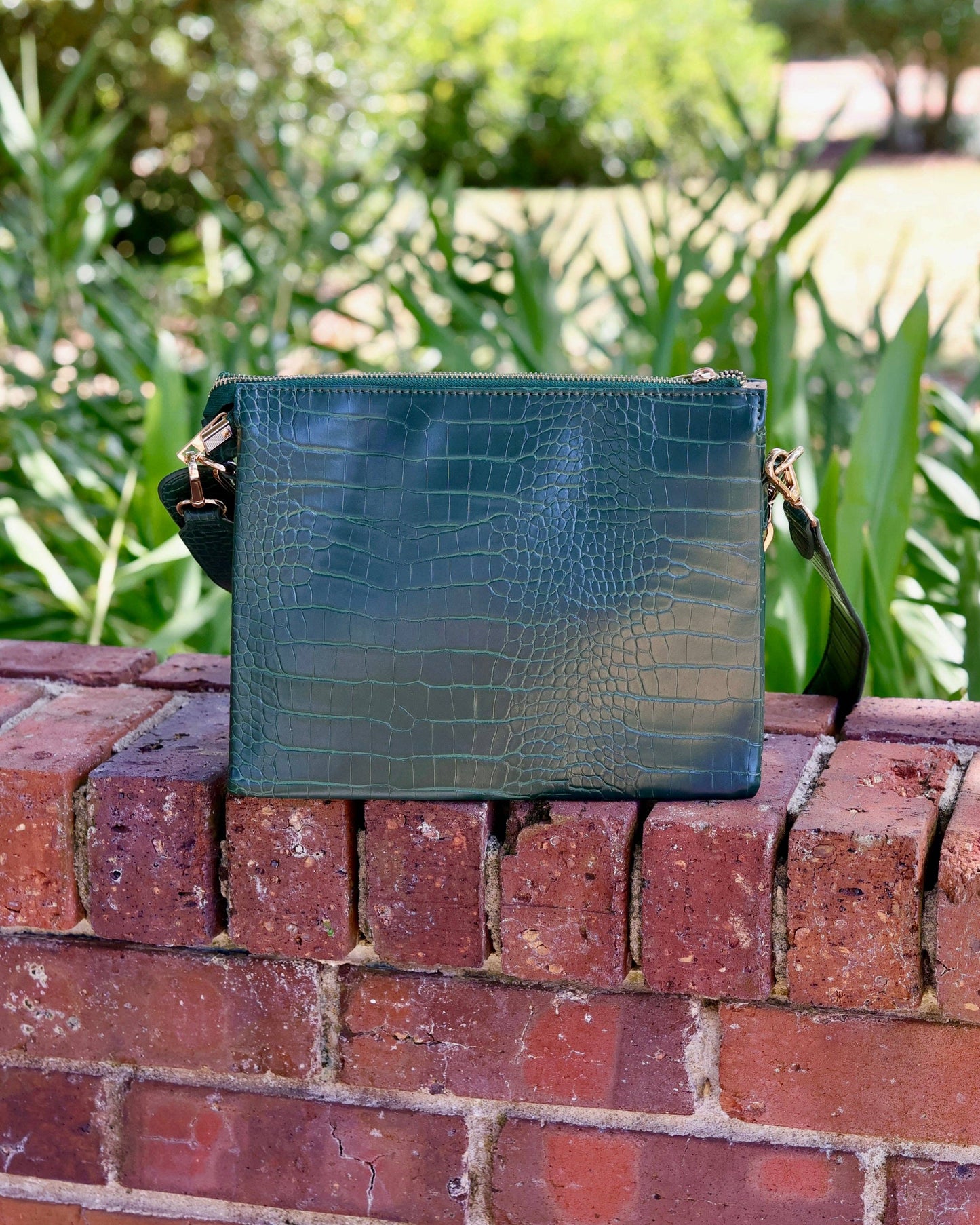 Caroline Hill - Ariana Crossbody Hunter Green EC: Default