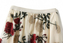 Load image into Gallery viewer, PEACH ACCESSORIES - SDK159 large embroidered RED roses skirt: Cream