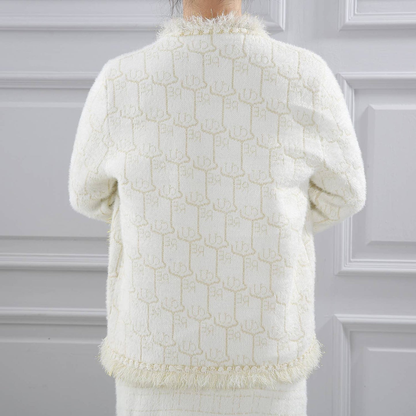 PEACH ACCESSORIES -  Elegance Bouclé Cardigan with Pearl Accents SD190: Black