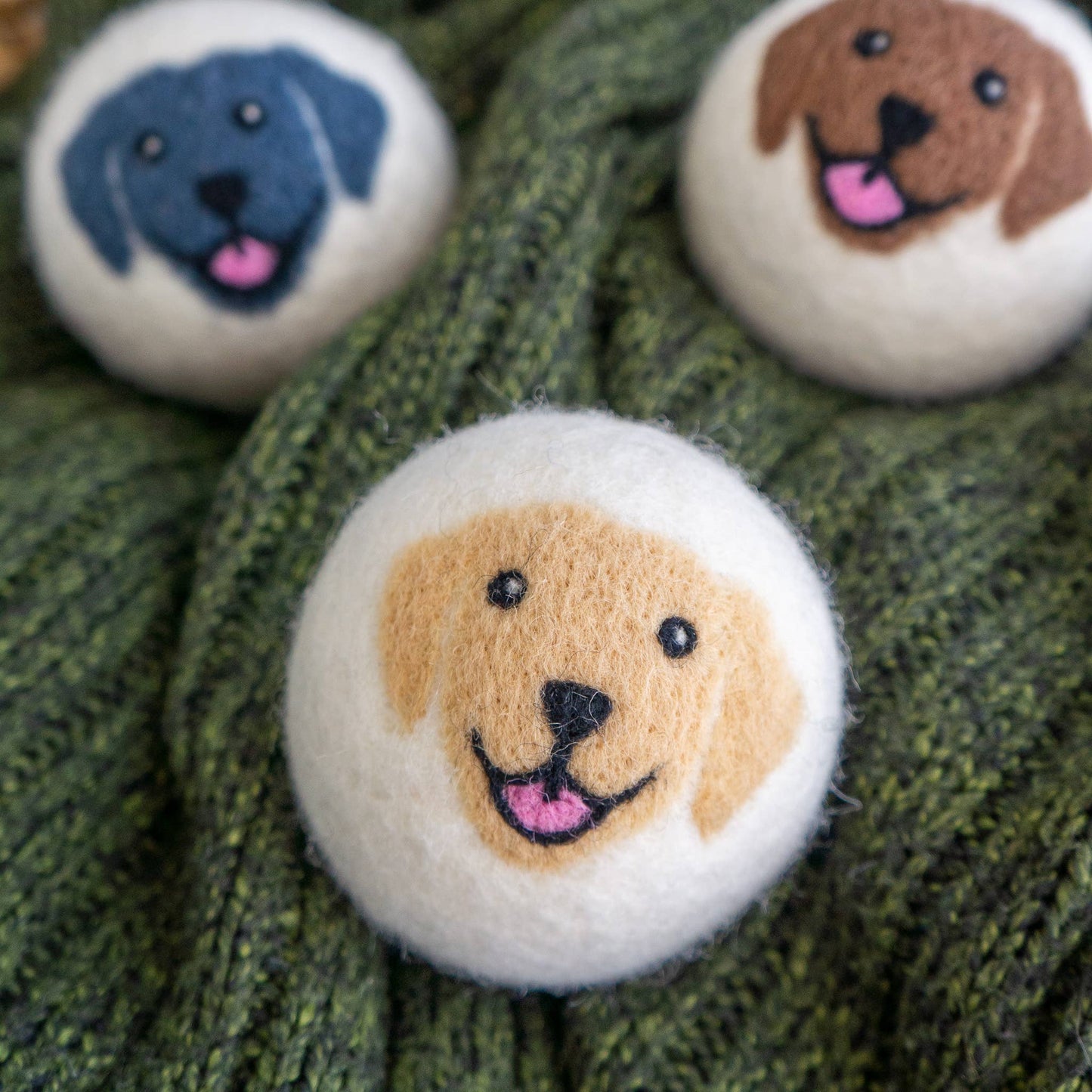 Friendsheep - Happy Dogs Eco Wool Dryer Balls - Mix of 3 colors: PACKAGE FREE