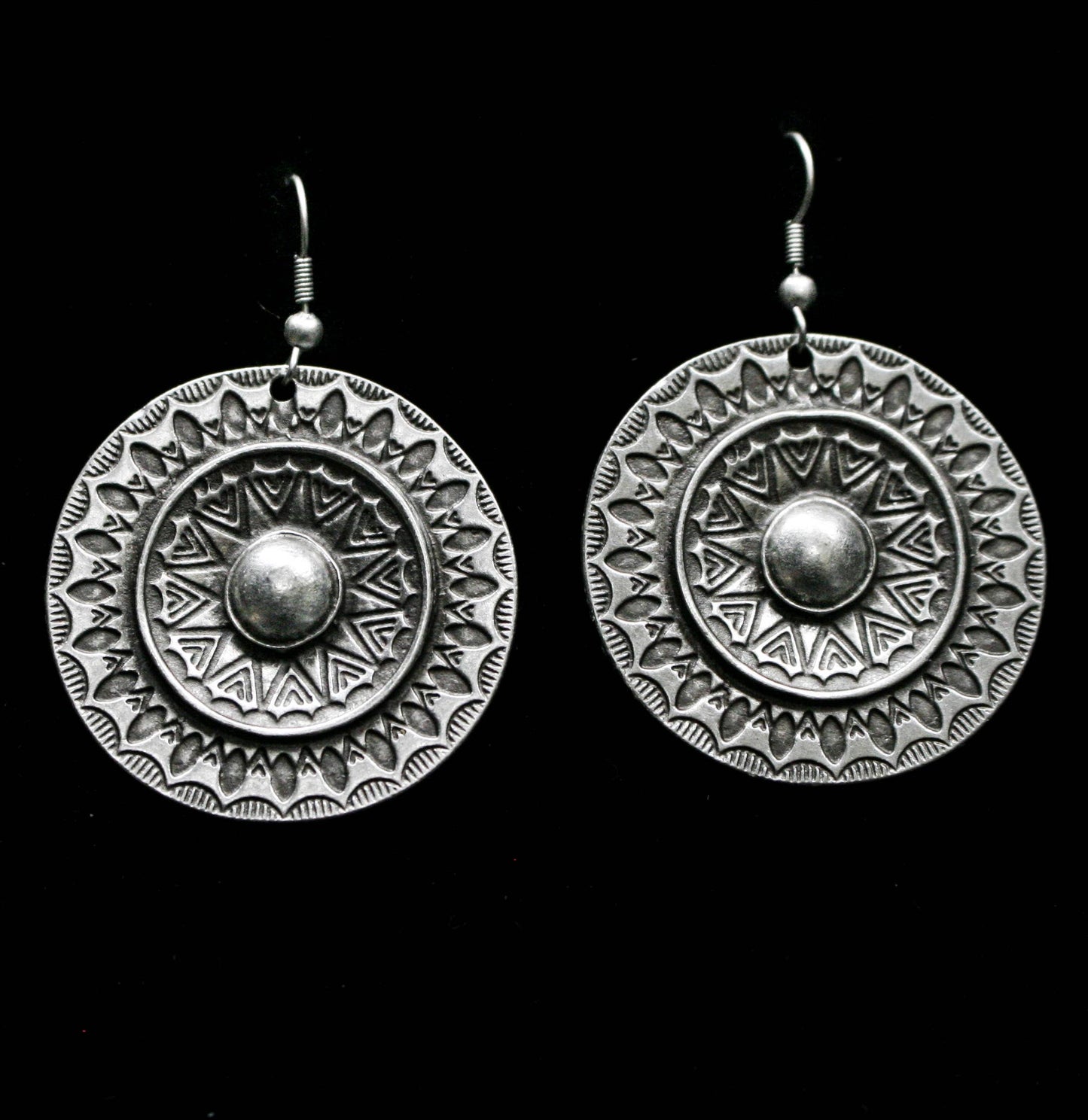 Chanour - Handmade Pewter Earring - 4655