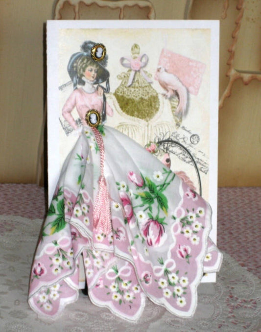 MOMENTS IN THYME - Cameo Rose Keepsake Hanky Card: Rosebud
