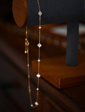 Load image into Gallery viewer, Cici’De Jewelry Amsterdam - Elegant MOP lucky clover and natural freshwater pearls beads