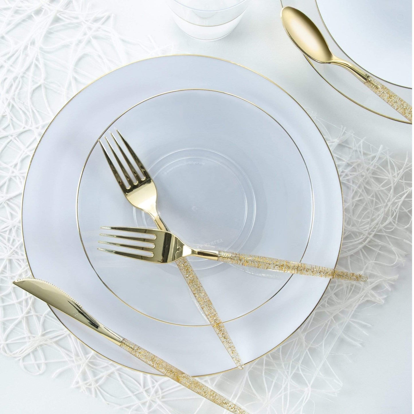 Luxe Party - Round Clear • Gold Plastic Plates | 10 Pack: 10 Plastic Pates / 10.25" Dinner Plates