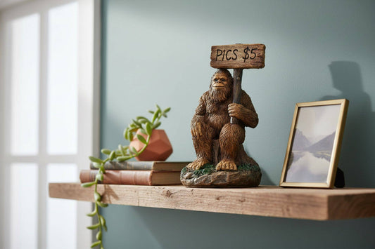 De Leon Collections - COLLECTIBLE BIGFOOT PHOTO OP, 3.25"X3.25"X5.25"