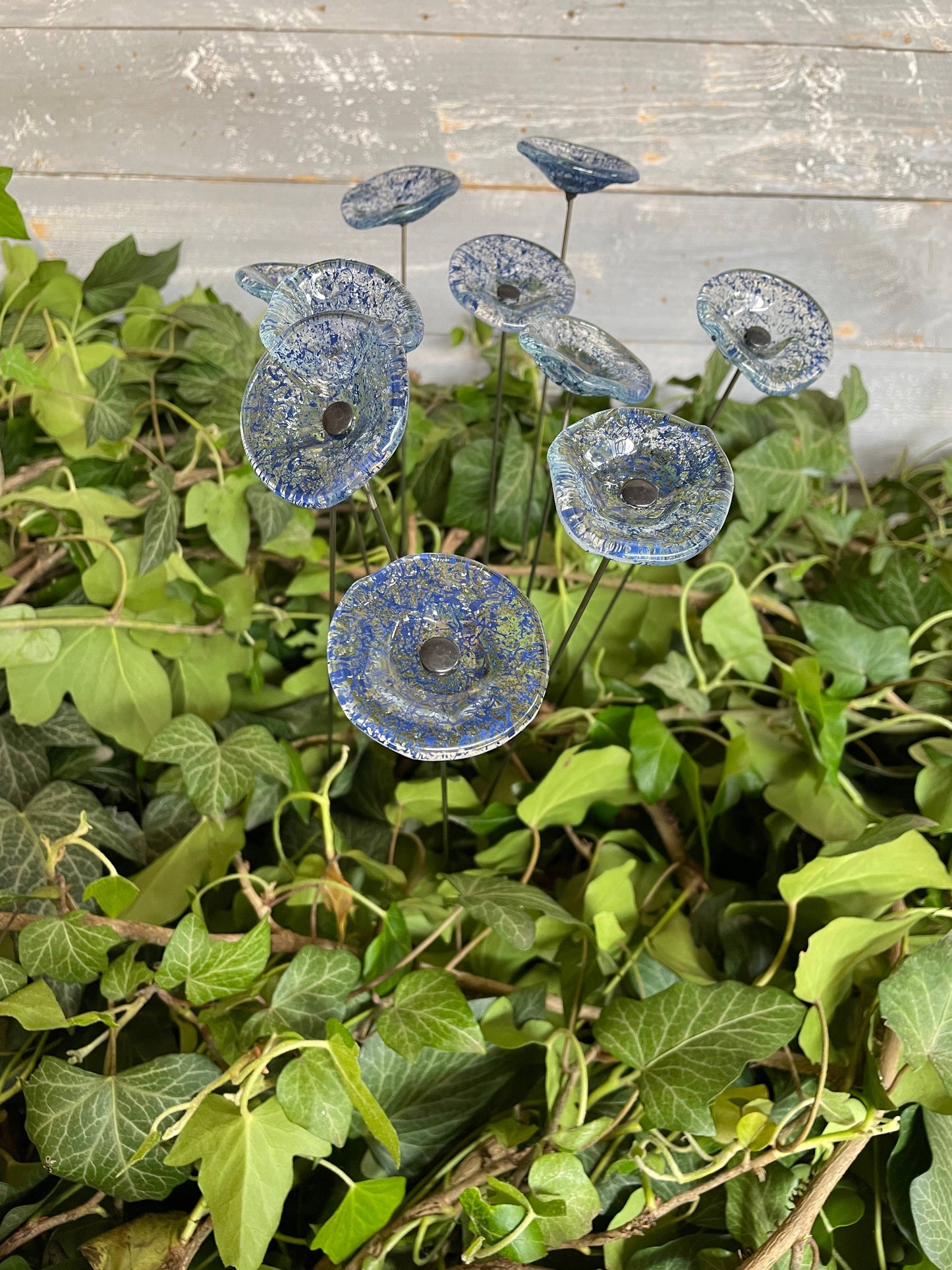 CARNEOL GLASS - Small Glass Flower For Outside In Transp.-D.Blue