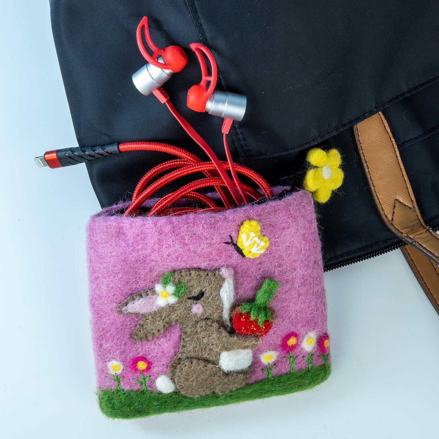 dZi Handmade - Coinpurse: Daisy Bunny