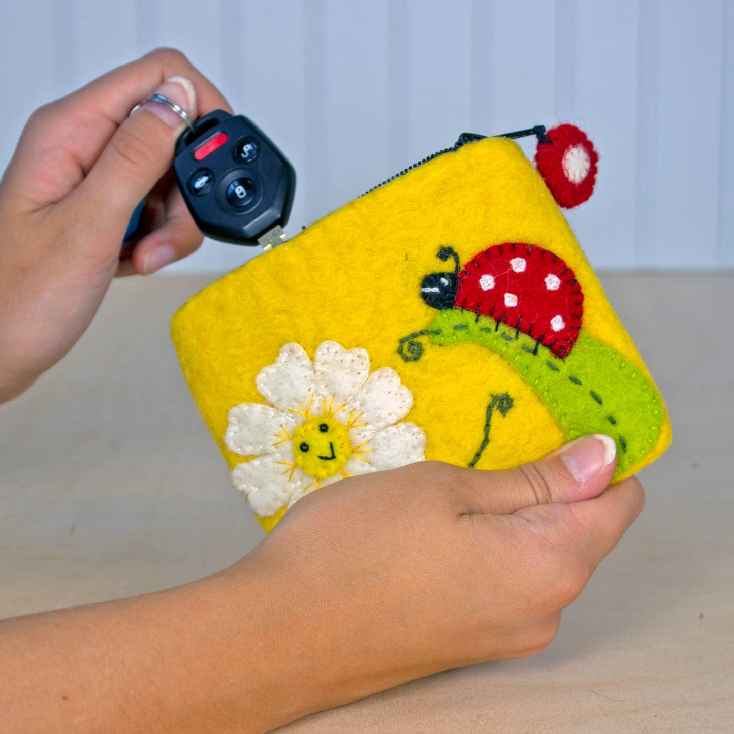 dZi Handmade - Daisy Ladybug Coin Purse