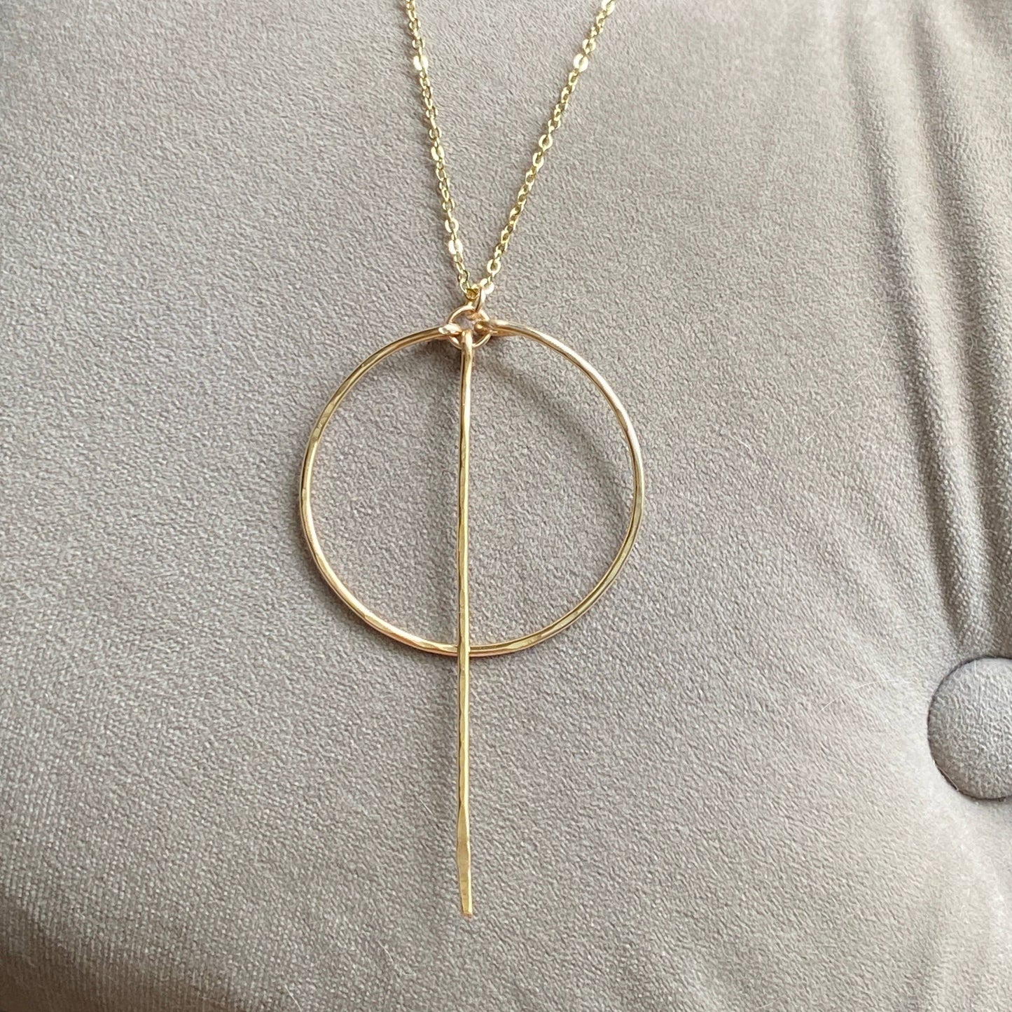 Marble Designs Jewelry - Gold Hoop Necklace Bar Hammered Metal Handmade: Gold Metal