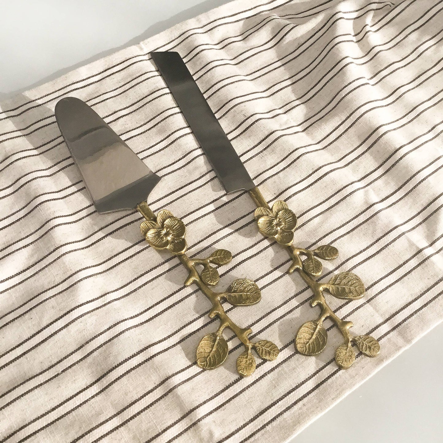 India Handicrafts Inc - Alu-Gold Floral Cake Servers, Set of 2