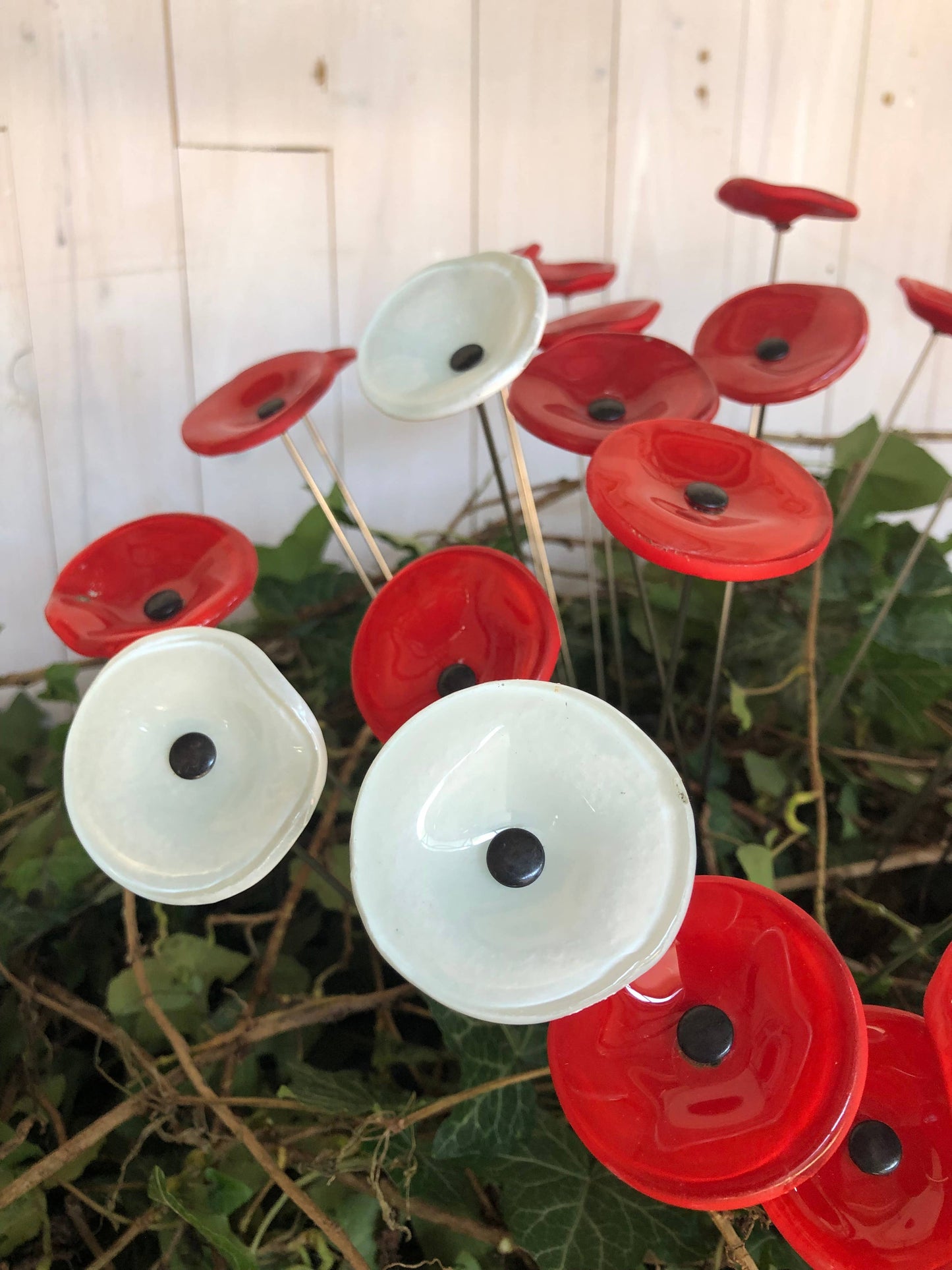 CARNEOL GLASS - Small Glass Flower For Outside In Red