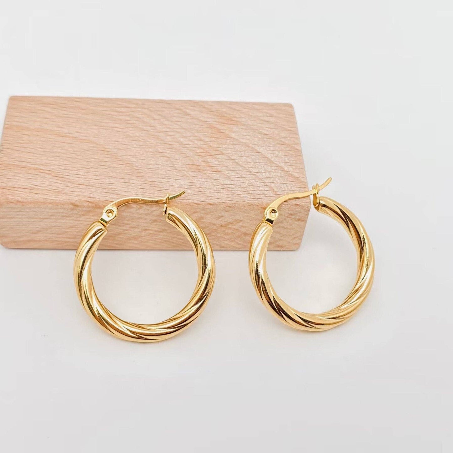 Mio Queena - 18K Gold Plated Stainless Steel Cable Hoop Earrings - FGS: L