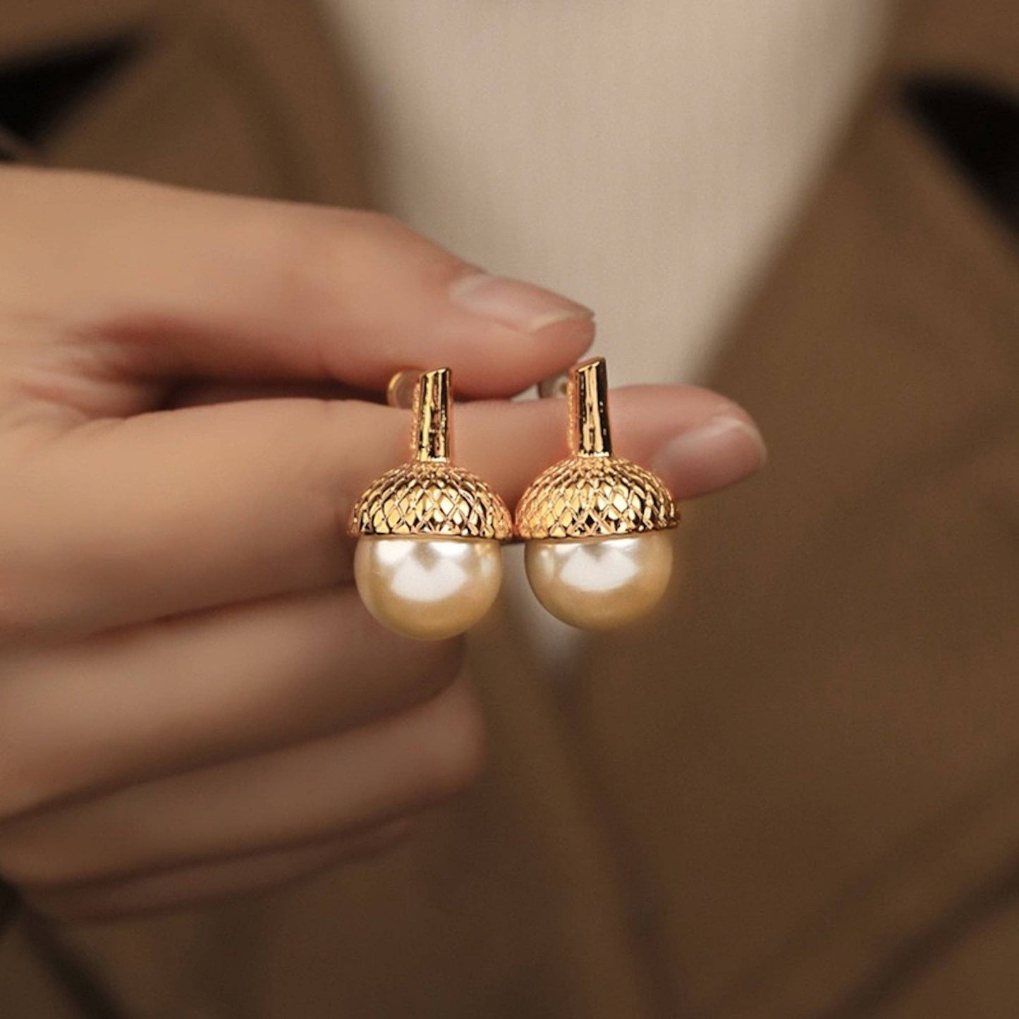 Cici’De Jewelry Amsterdam - Vintage Style Pinecone Necklace n Earrings: Necklace