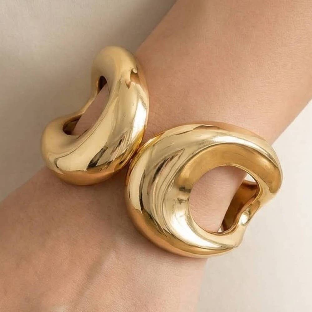 The Looks by Fame Accessories - Metallic Round Hinged Cuff Bracelet: G