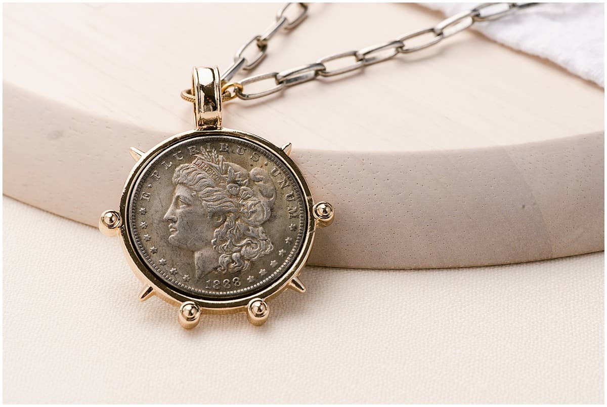 Grace Girl Beads - Artifact Necklace: Queen 20"