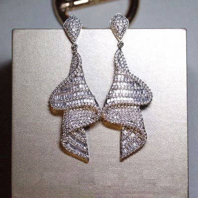 Cici’De Jewelry Amsterdam - Dress Design Dazzling Large Drop Earrings: Silver