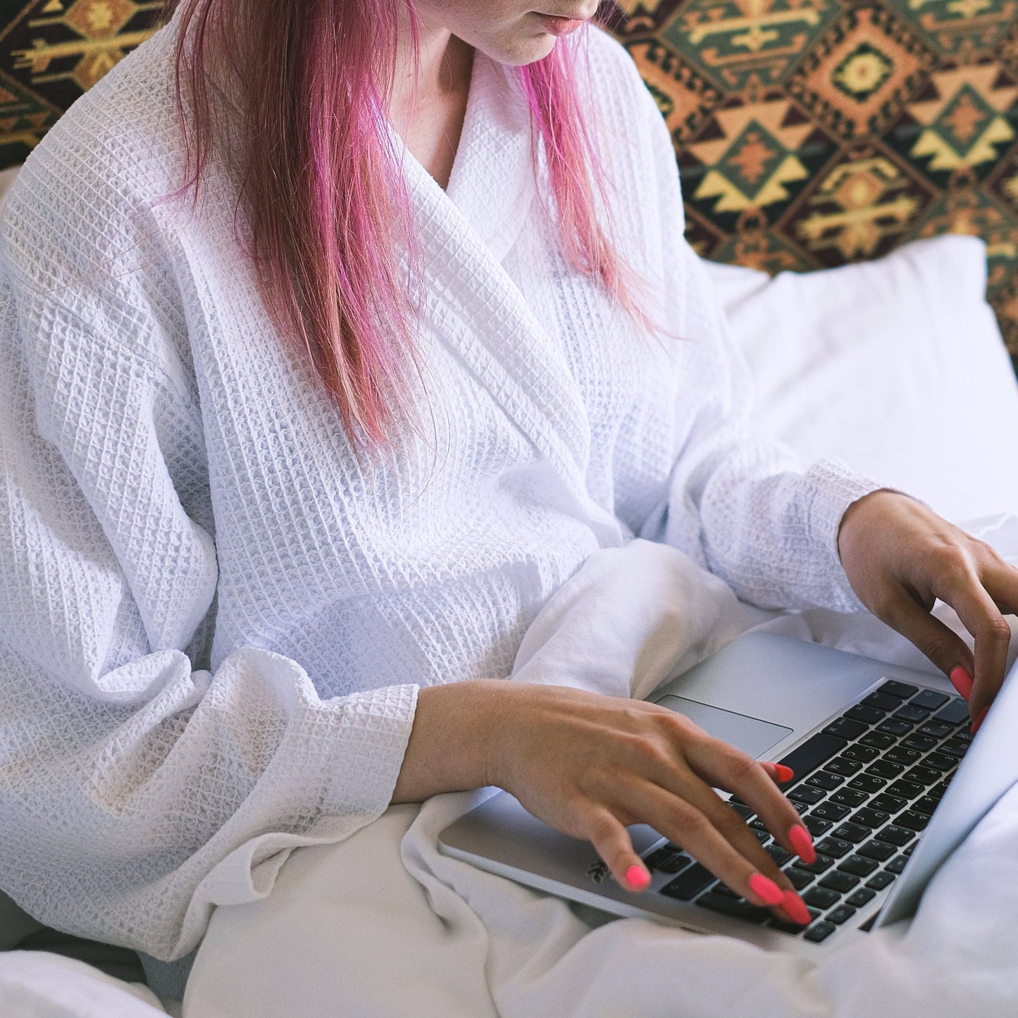 Allure Bath Fashions - Unisex Lightweight Waffle Bathrobe, Spa Dressing Gown Kimono: White / L/XL