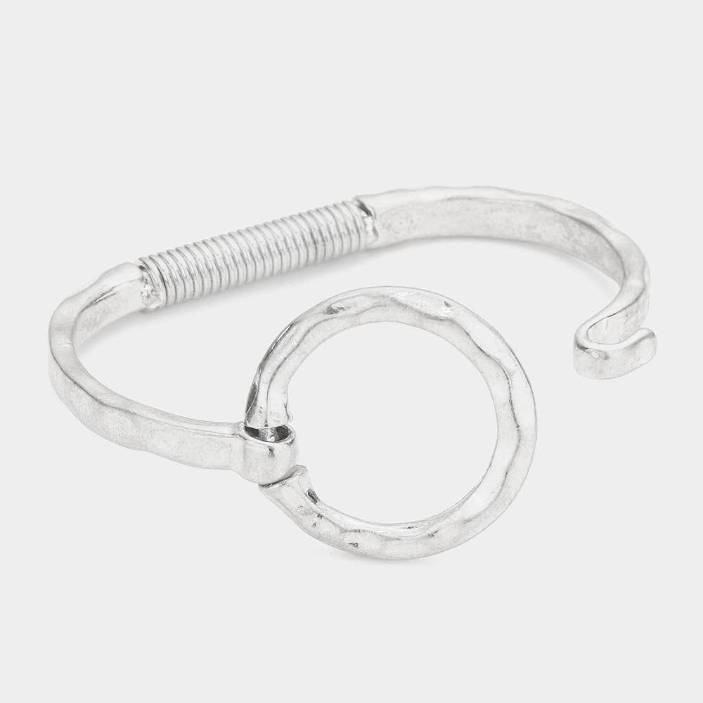 Sensibling Corp. - Hammered Open Metal Circle Hook Bracelet: WORN SILVER