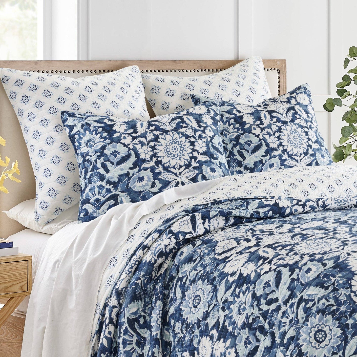 Levtex Home - Laure Indigo Quilt Set: Indigo / Full/Queen