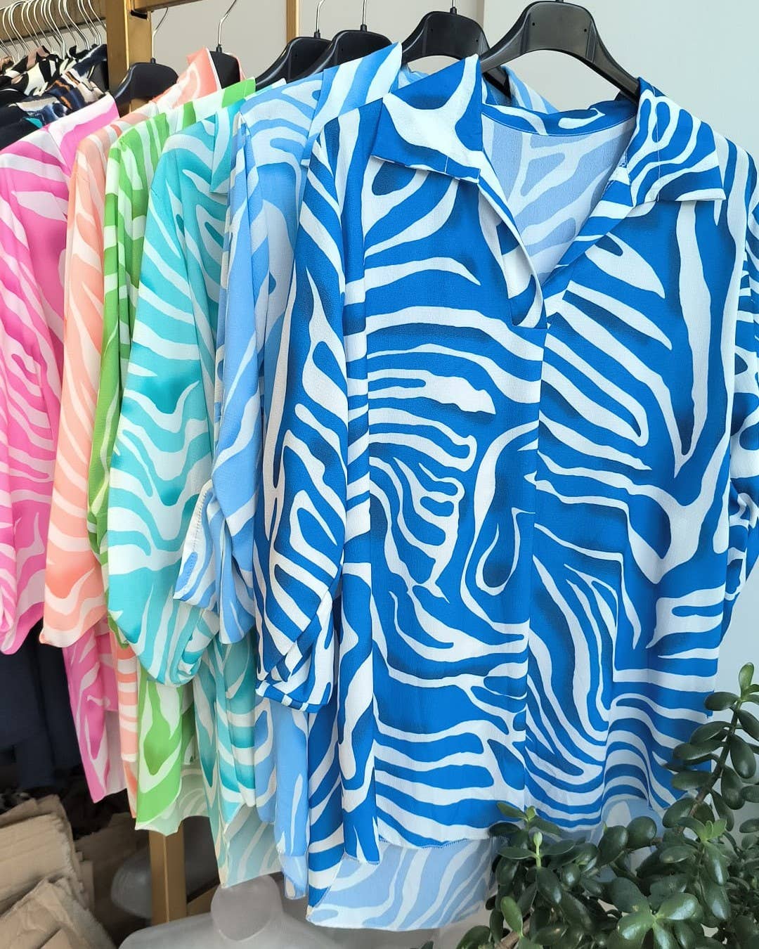LOOWIE - POZEB Italian One Size Vibrant Zebra Stripe Print Shirts : Peach