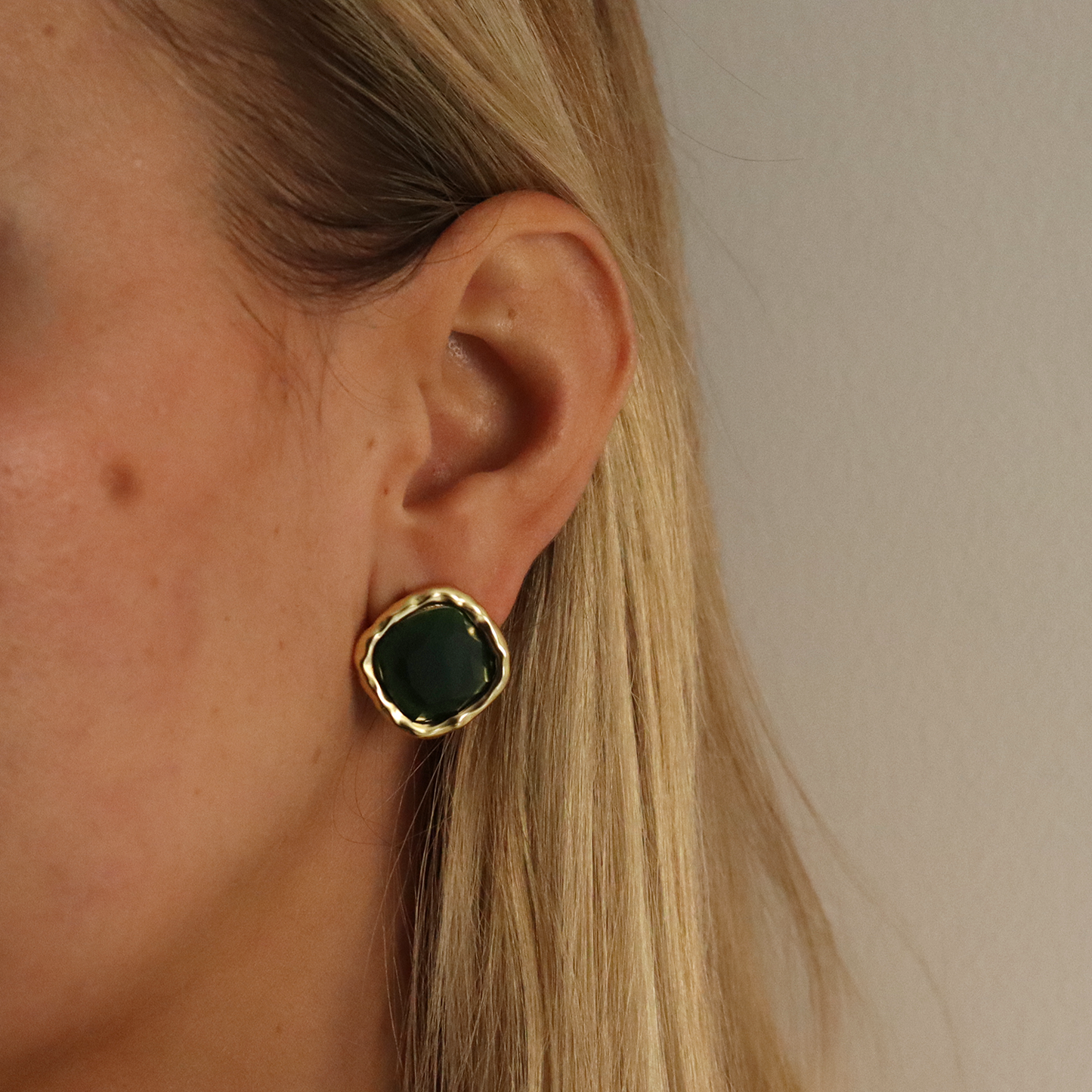KARINE SULTAN - Bezel Gem Stud Earrings - 24K gold Plated: Emerald Green