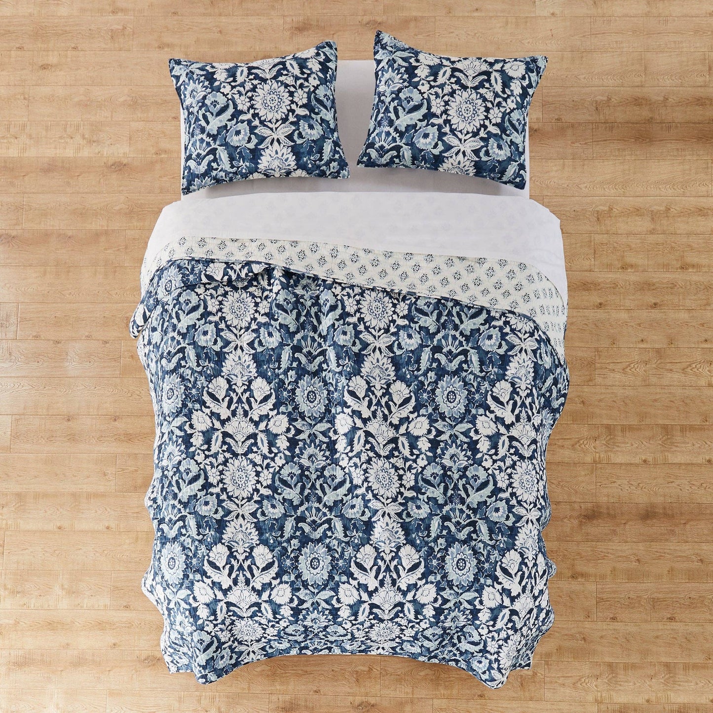 Levtex Home - Laure Indigo Quilt Set: Indigo / King/Cal King