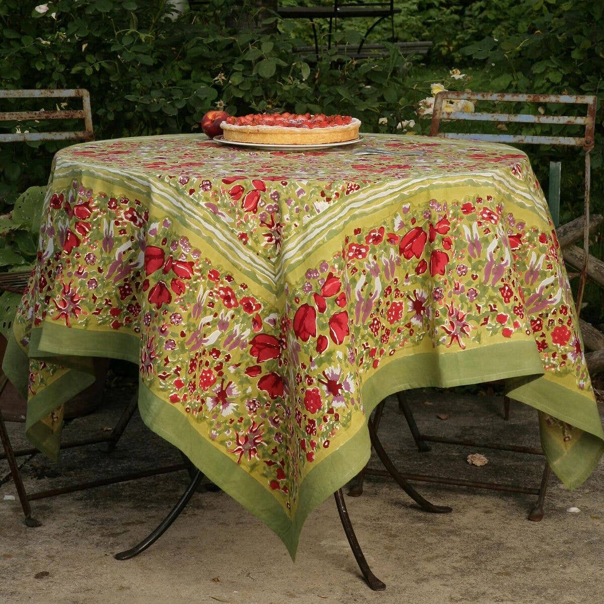 Couleur Nature - Jardin Red & Green | French Tablecloths: 70" Round