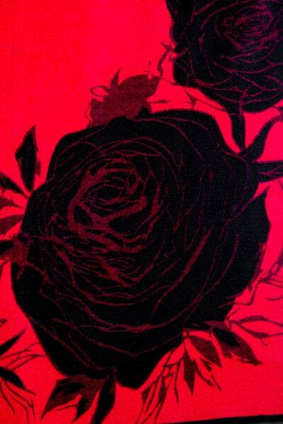 SAACHI - Fiore Reversible Rose Pattern Scarf: Red/Black