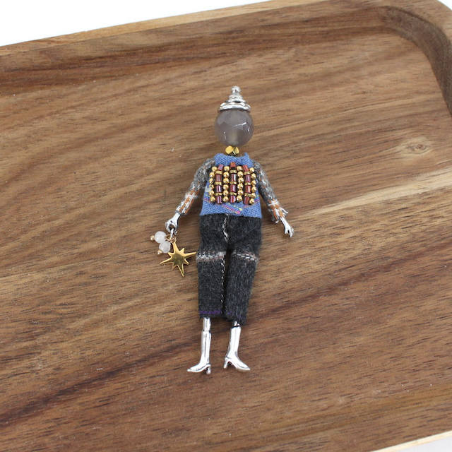 Pretty Persuasions - B24109C Stone Adorned French Doll Stainless Steel Brooch: 01 GD/Mauve Flower/Star