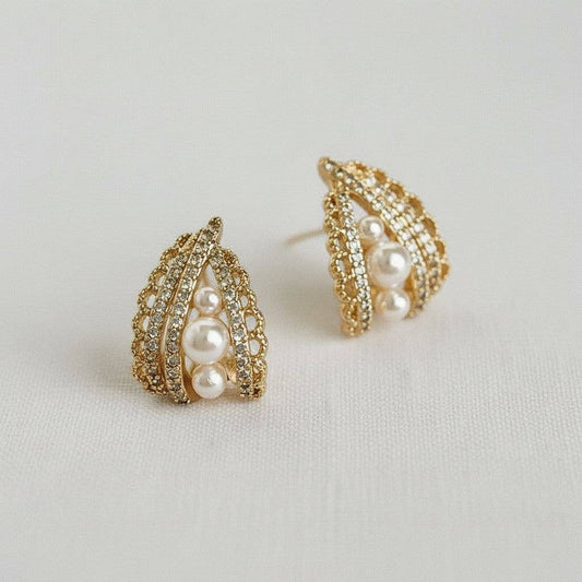 Ellemadera - Vintage Palace Style Lace Pearl Stud Earrings