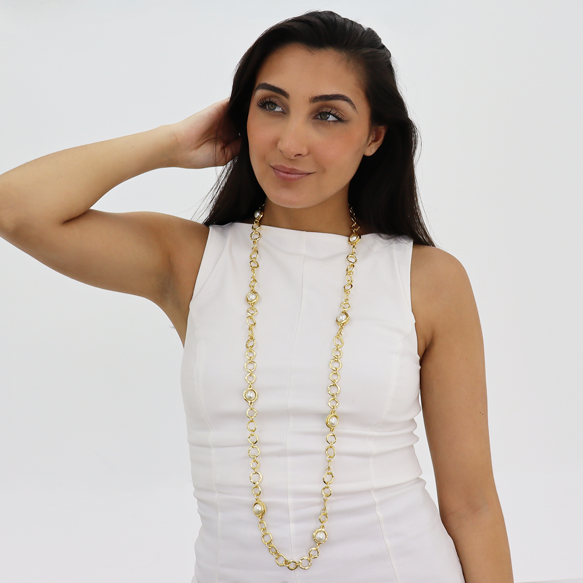 KARINE SULTAN - Classic Pearl Station Necklace: A Chic Accessory: Gold