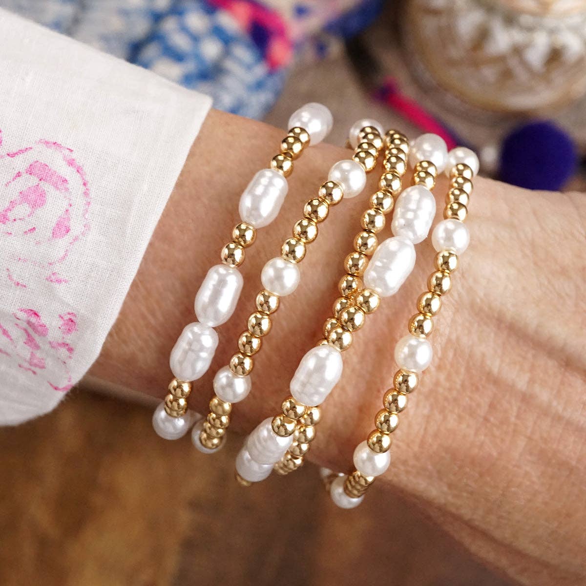 PennyLine inc - Pearl & Gold Beaded Stretch Bracelet Set – Set of 5