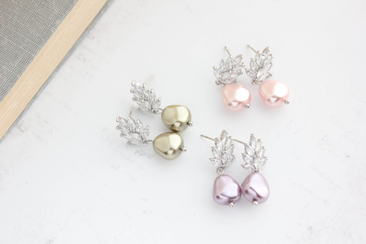 A Pocket of Posies - Glass Leaf Post Earrings - Pearl Drop: Gold Plated / Ivory Cream/Baroque Pearl