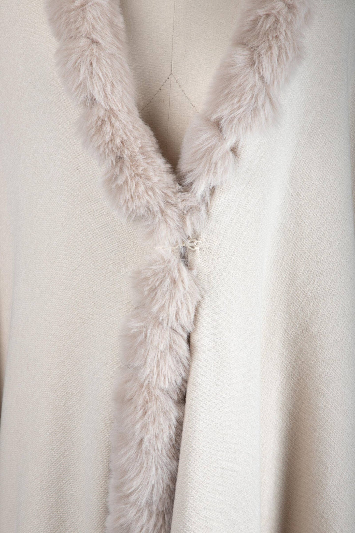 SAACHI - Faux Fur Cape Kimono: RED