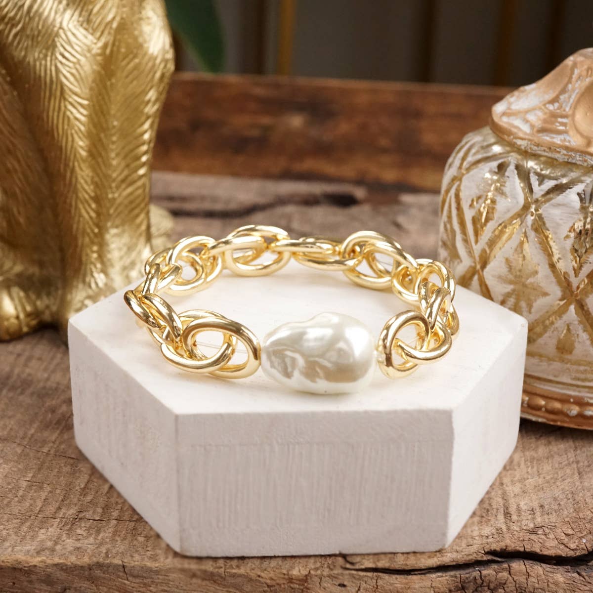 PennyLine inc - Modern Muse – Chunky Stretch Bracelet with Sculpted Pearl Bead
