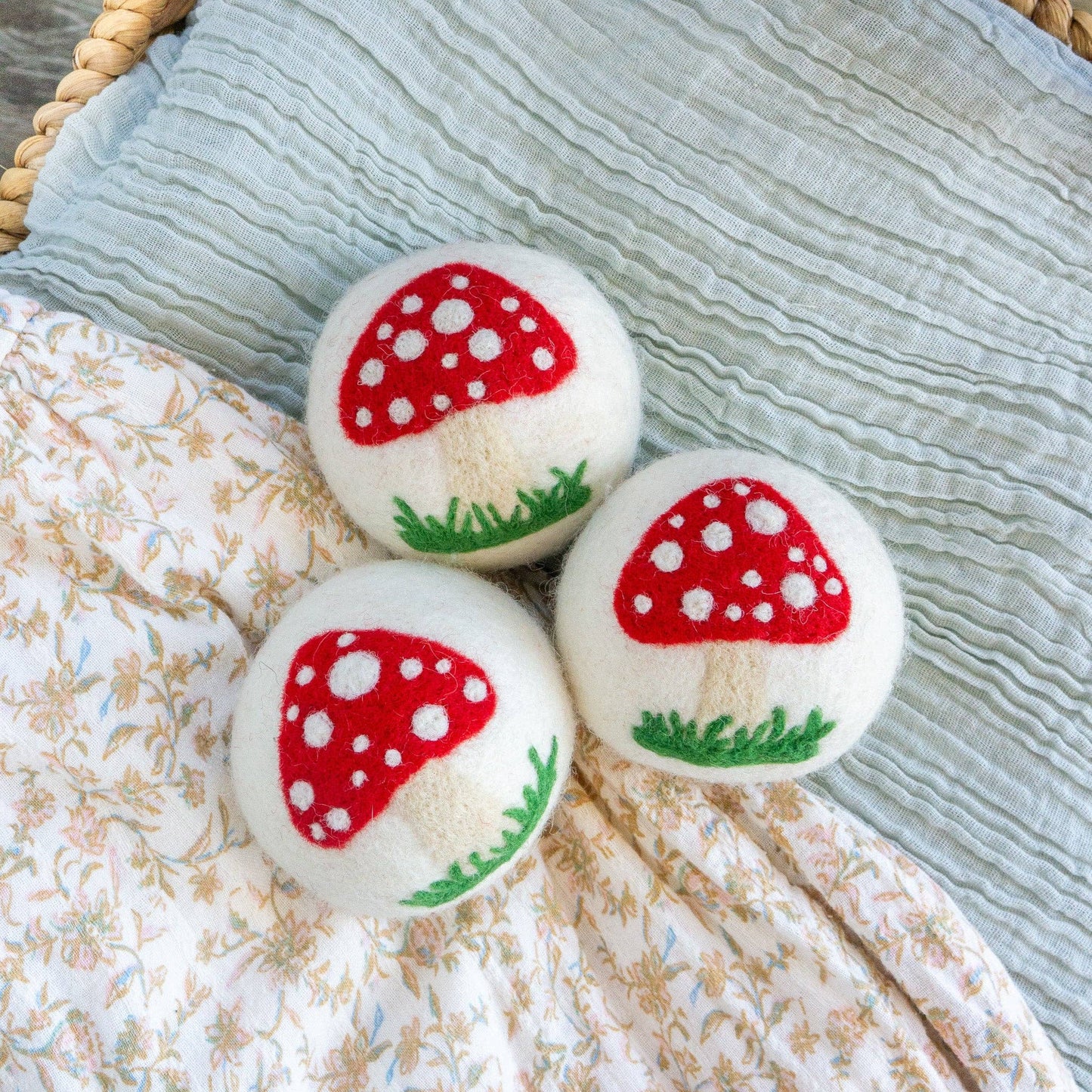 Friendsheep - White Mushroom Trio: PACKAGE FREE