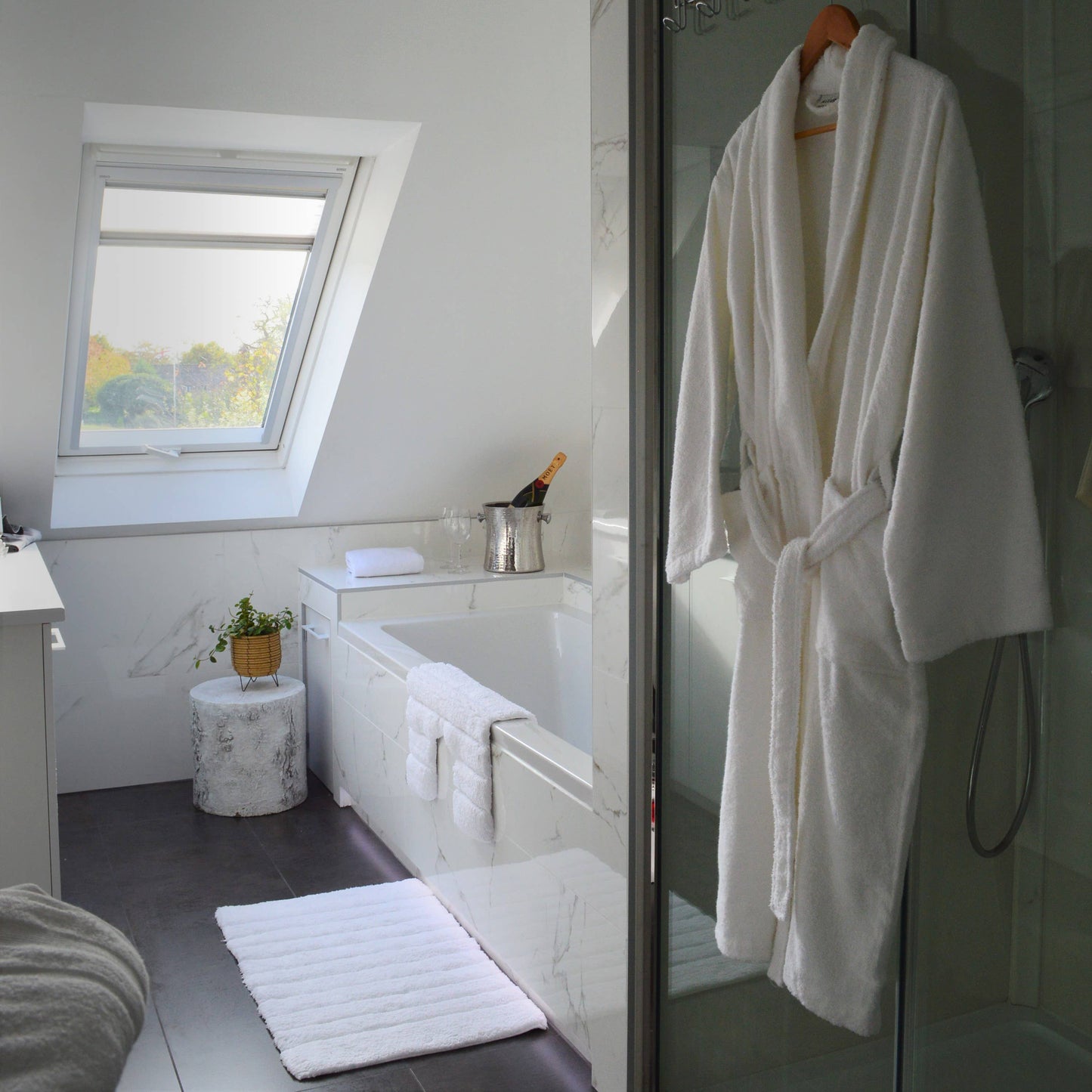 Allure Bath Fashions - Hotel Luxury Unisex Towelling Bathrobe - 100% Cotton: Navy / S/M