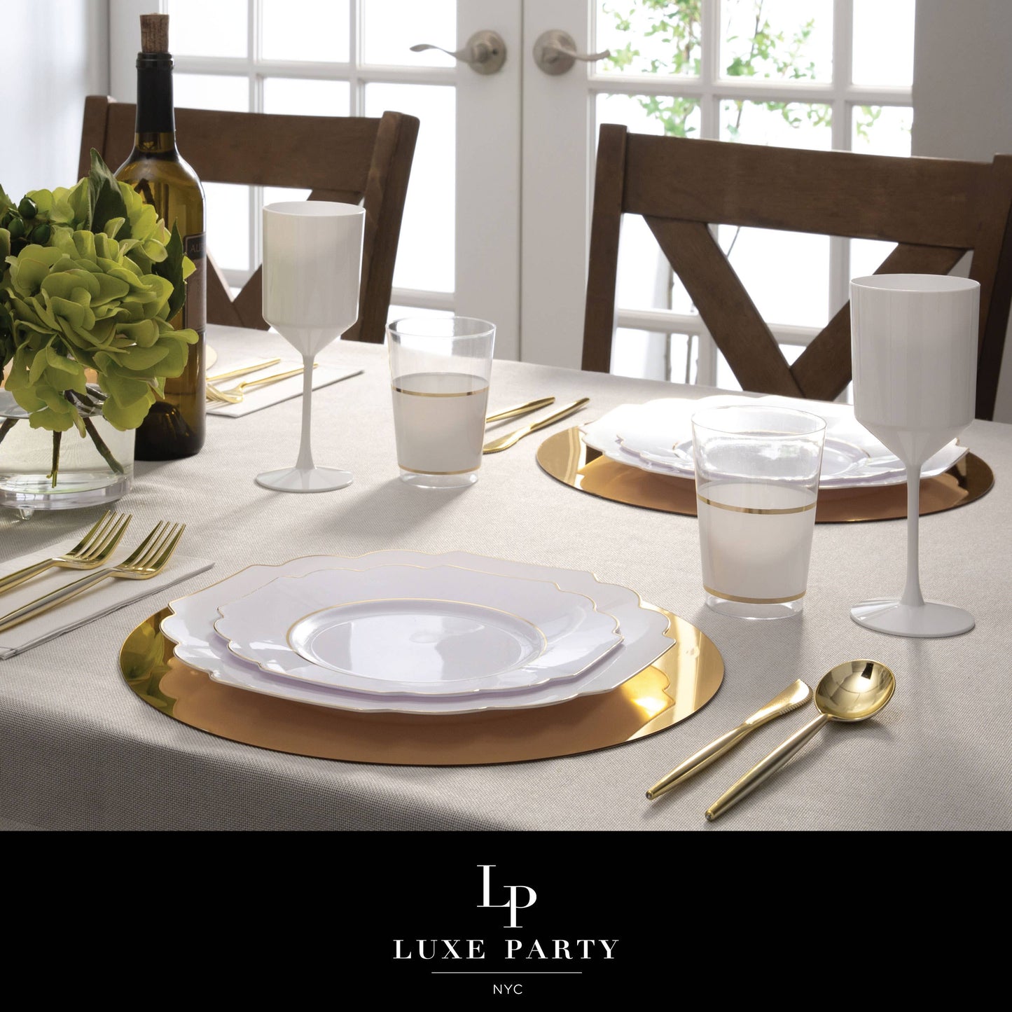 Luxe Party - Scalloped White • Gold Plastic Plates | 10 Pack: 10 Plastic Plates / 10.7" Dinner Plates