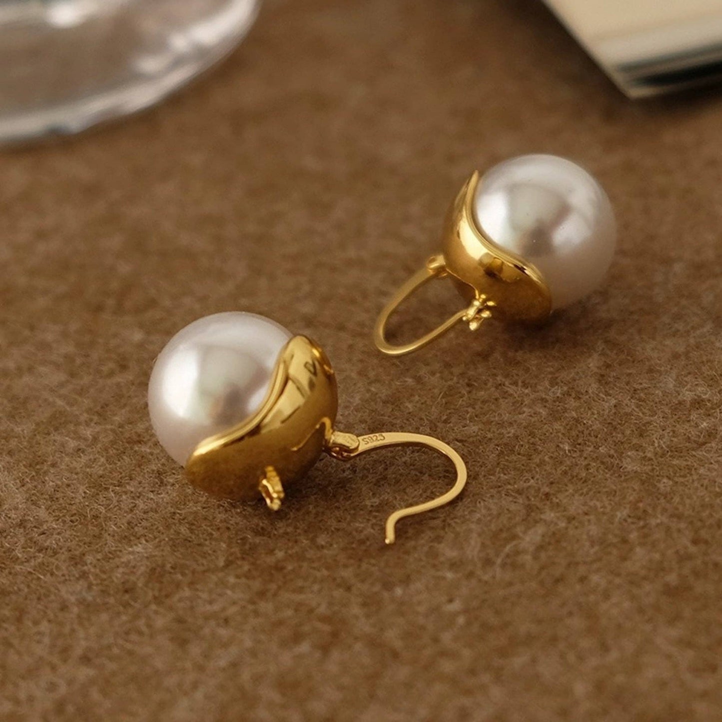 Cici’De Jewelry Amsterdam - Chic Modern Vintage Pearl Drop Earrings