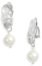 Load image into Gallery viewer, KARINE SULTAN - Cobblestone clip on earrings with pearl dangle.: Gold