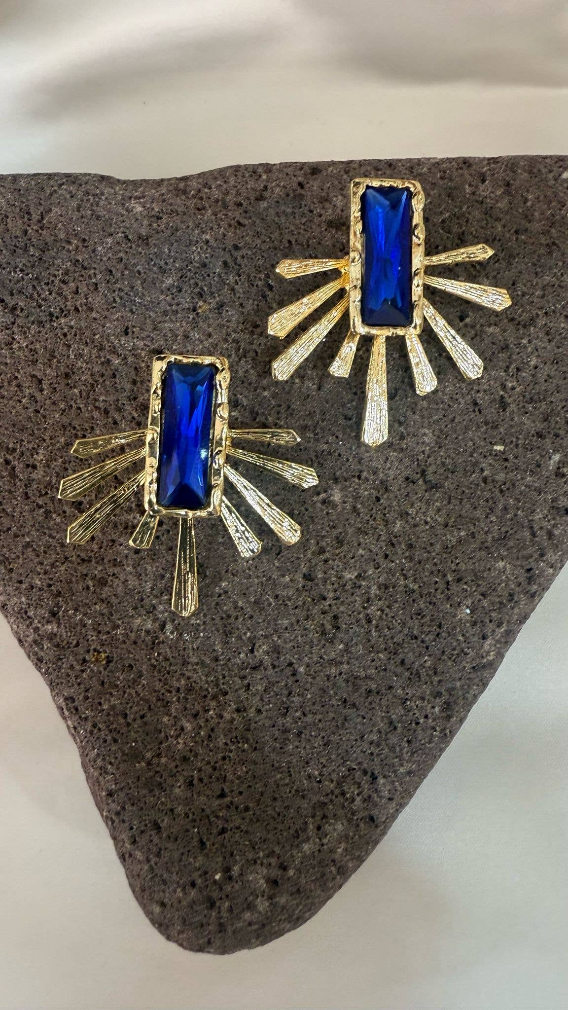 BUBU BY TEKIN SHOP - Blue Crystal Stone Earrings