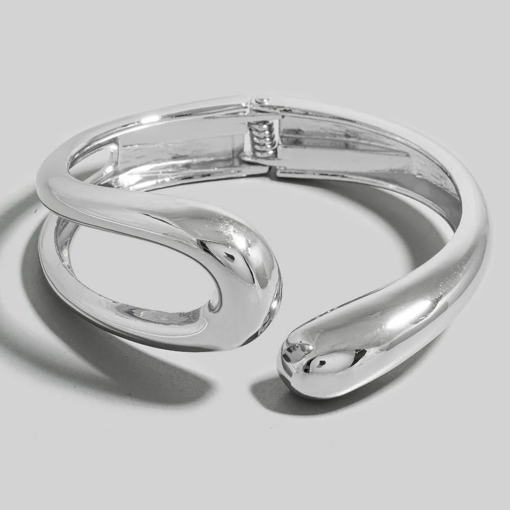 The Looks by Fame Accessories - Contrasting Open Hinged Cuff Bracelet: G