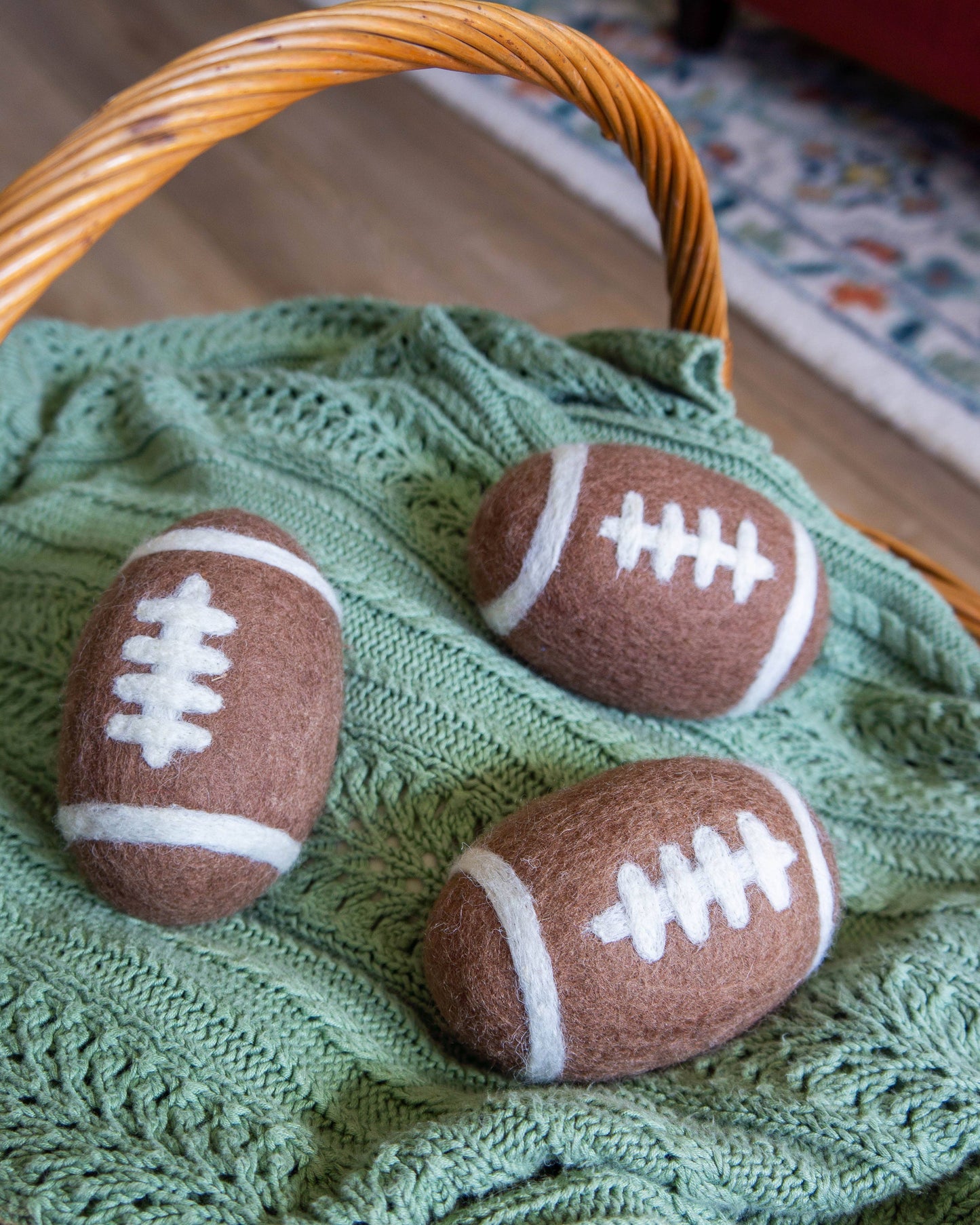 Friendsheep - Football Eco Wool Dryer Balls - GAME DAY: PACKAGE FREE