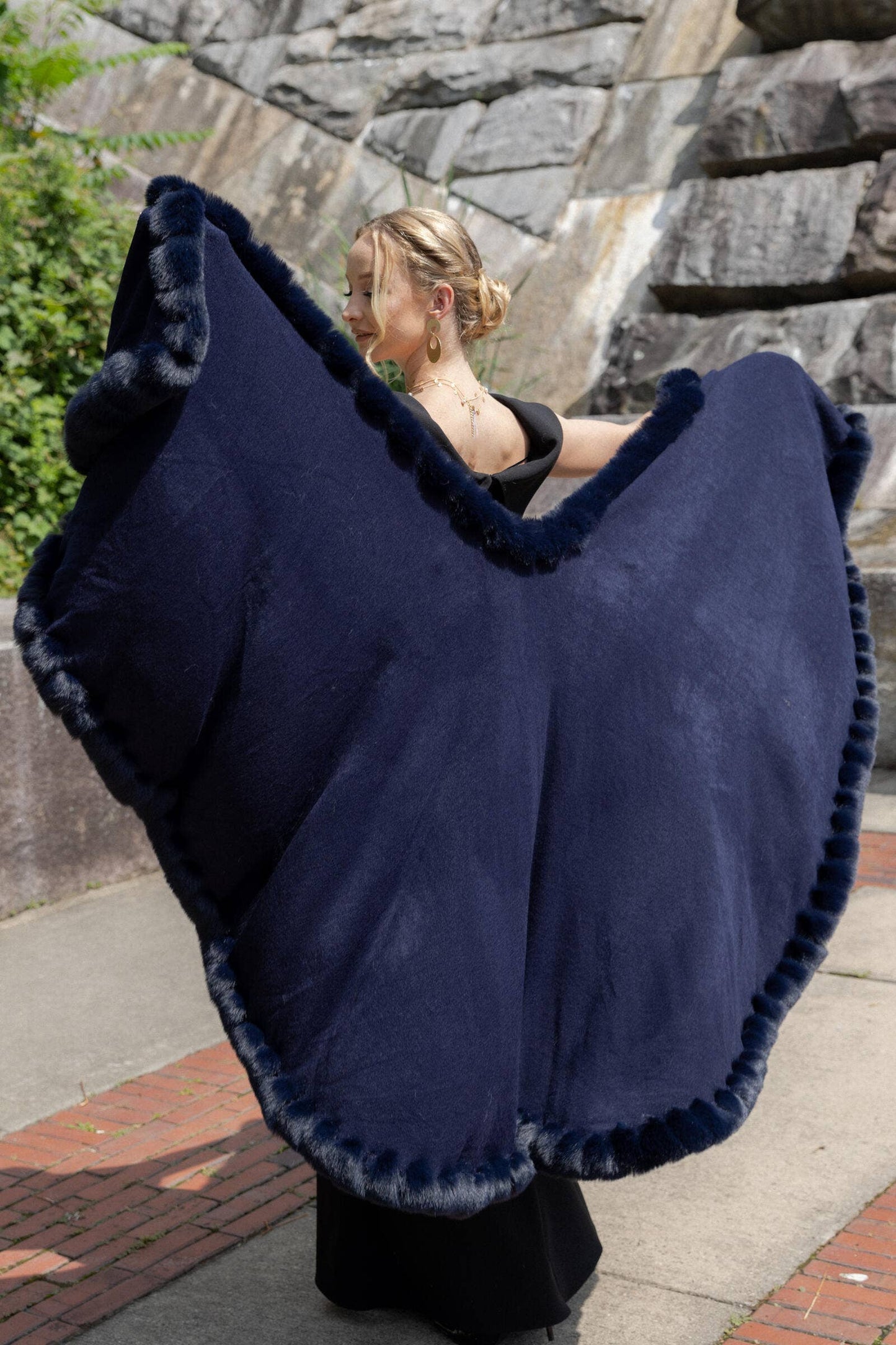 SAACHI - Faux Fur Cape Kimono: IVORY